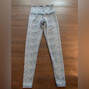 Strut This Scarlett leggings sz medium‎ 27” inseam